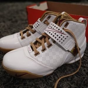 Lebron Zoom V white gold crimson 8.5